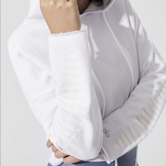 NWT Alo Yoga Box Crop Hoodie Sweatshirt in White Beaded Sleeve M - Picture 2 of 7